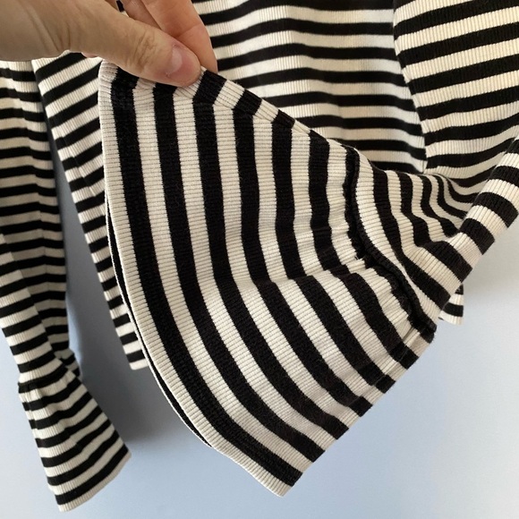 Stockholm Atelier & Other Stories Size 4 Trumpet Sleeve Turtleneck Striped Top - Picture 3 of 9